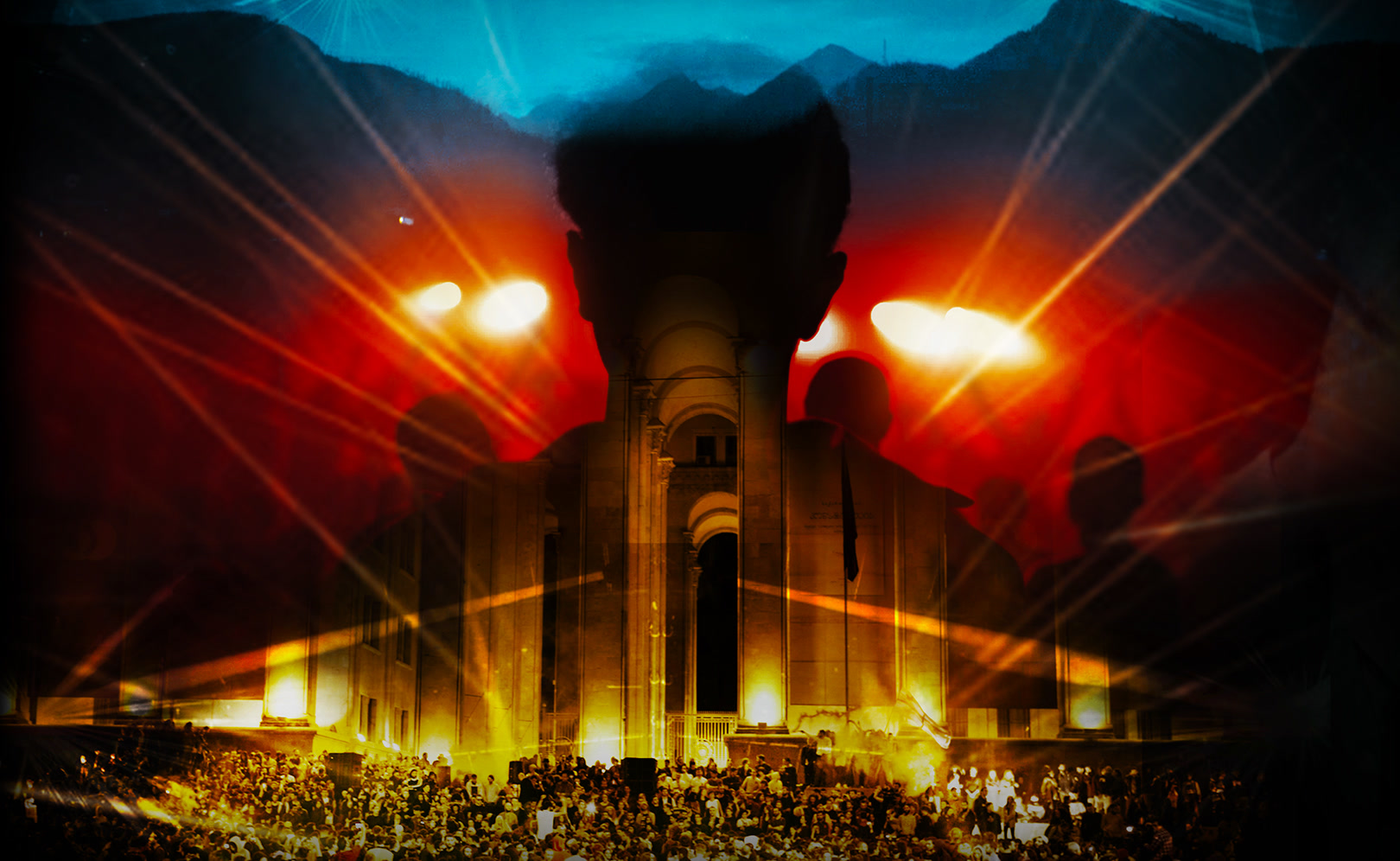 Raving Riot: Рейв у парламента