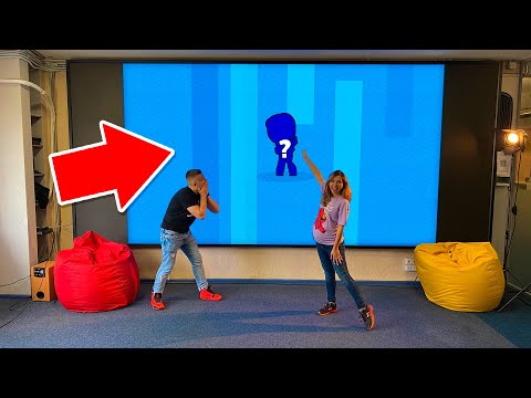 АНЯ ВПЕРВЫЕ ОТКРЫВАЕТ СУНДУКИ НА ГИГАНТСКОМ ПЛАНШЕТЕ! ЧТО ЖЕ ВЫБЬЕТ