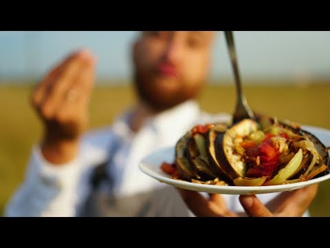 Баклажаны запеченные веером с овощами