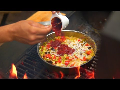 Паста в сливочно-томатном соусе с сезонными овощами
