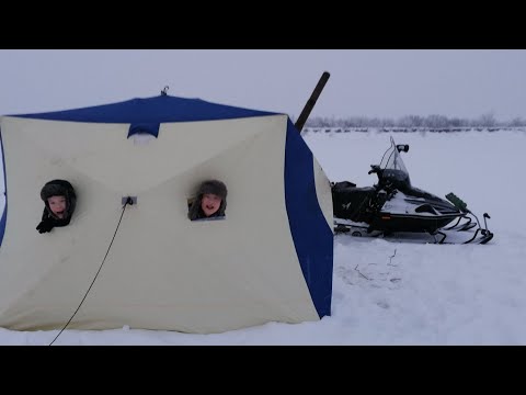 супер рыбалка с детьми. Супер клёв на зимней рыбалке
