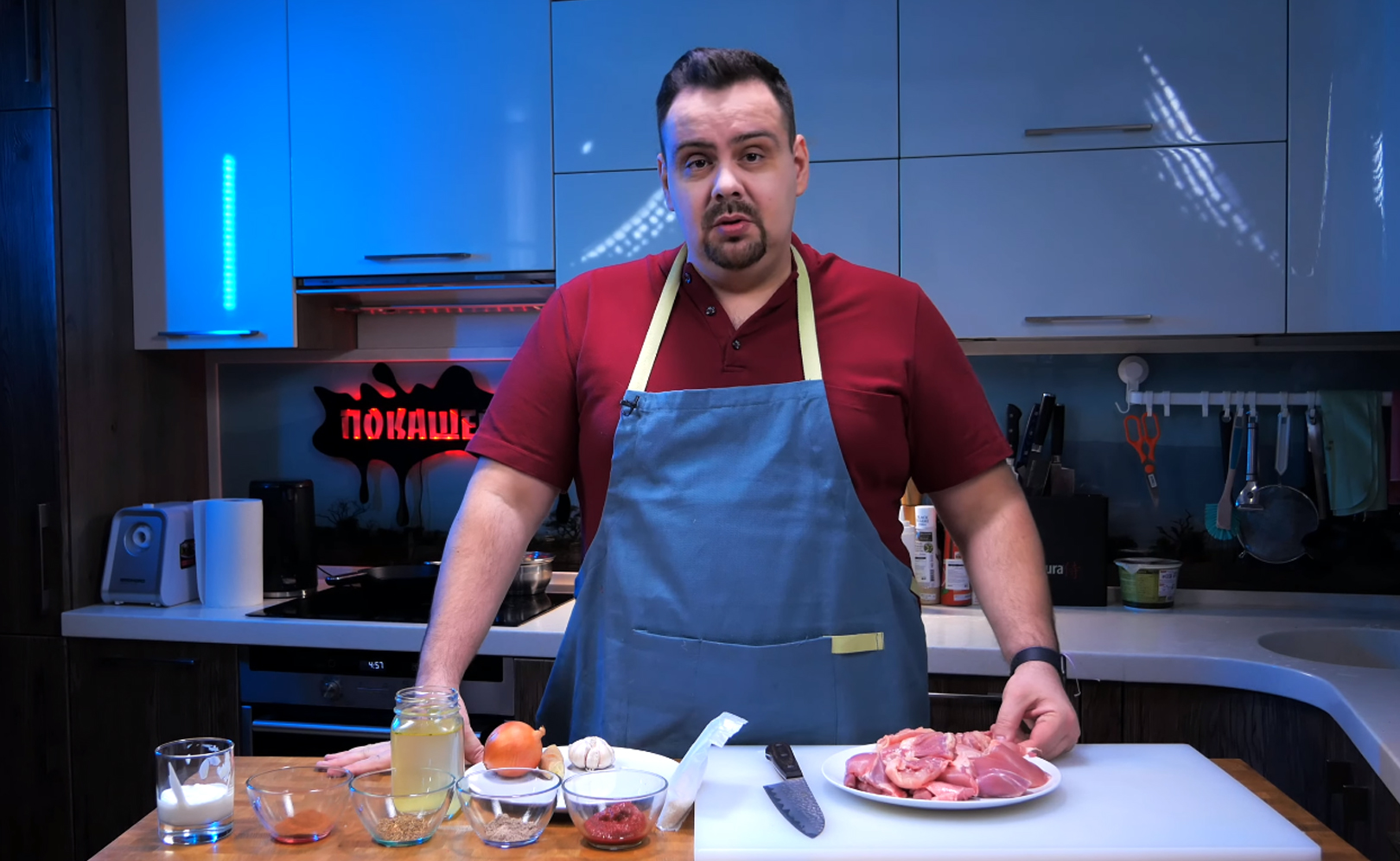 В одном котелке Купаты в томатном соусе, фасолью и картофелем