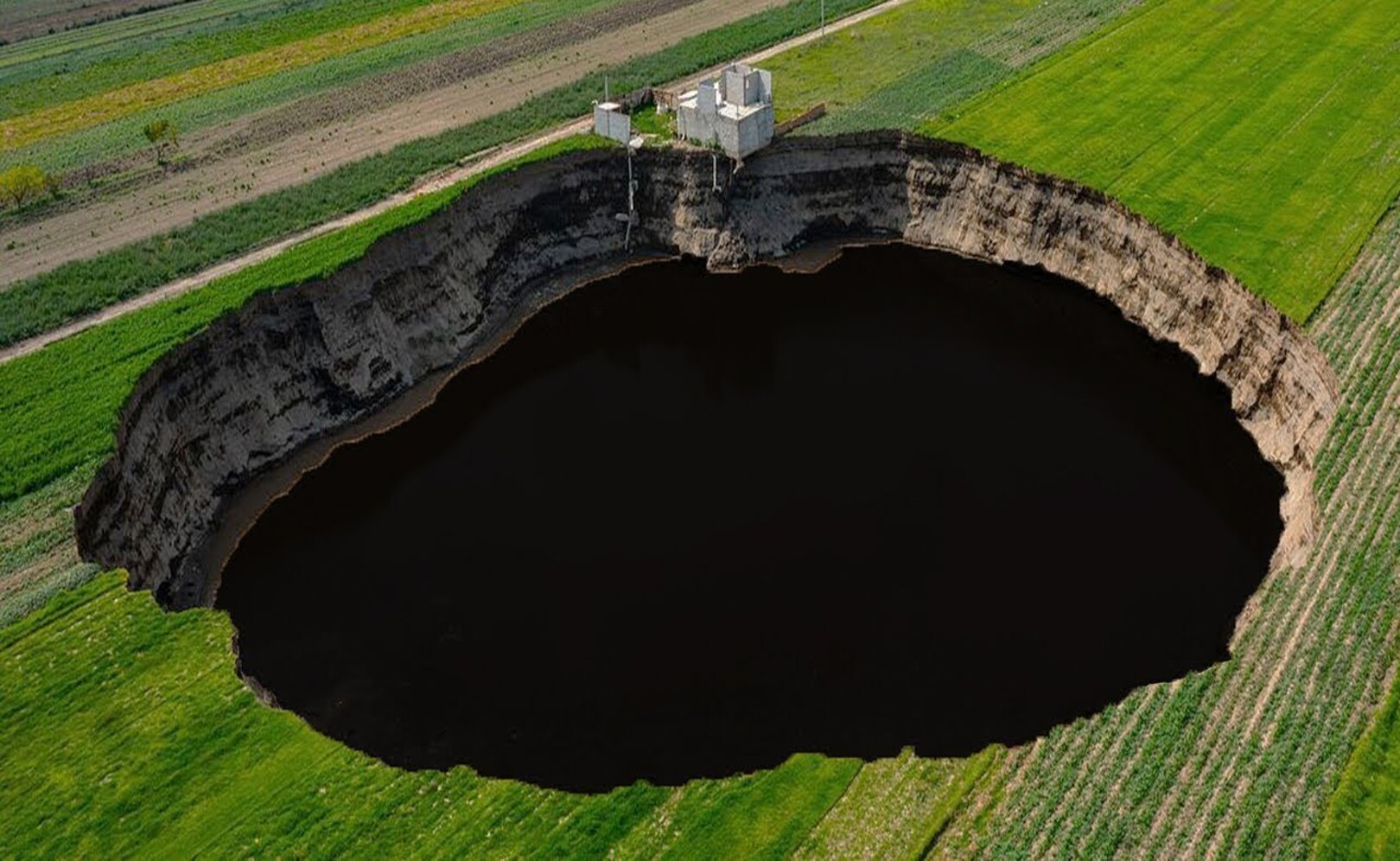 12 Самых Глубоких Дыр На Земле