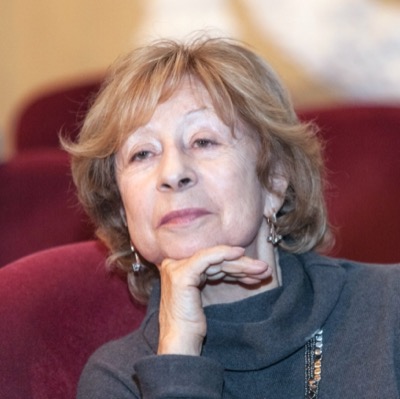 Лия Ахеджакова
