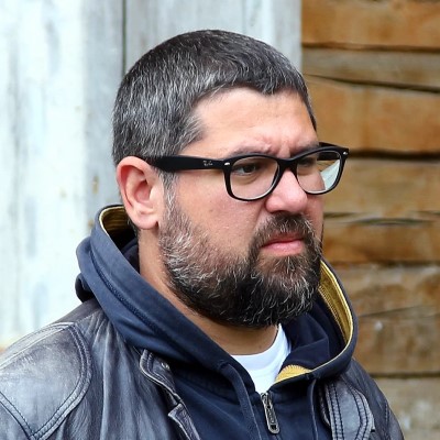 Карен Захаров