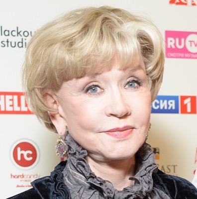 Вера Алентова