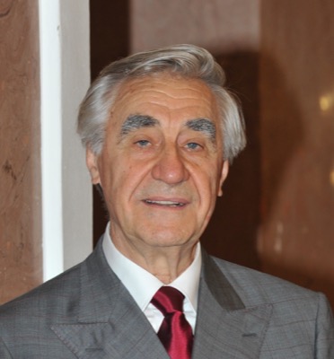 Анатолий Васильев