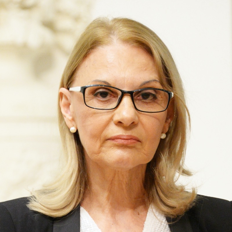 Светлана Тома