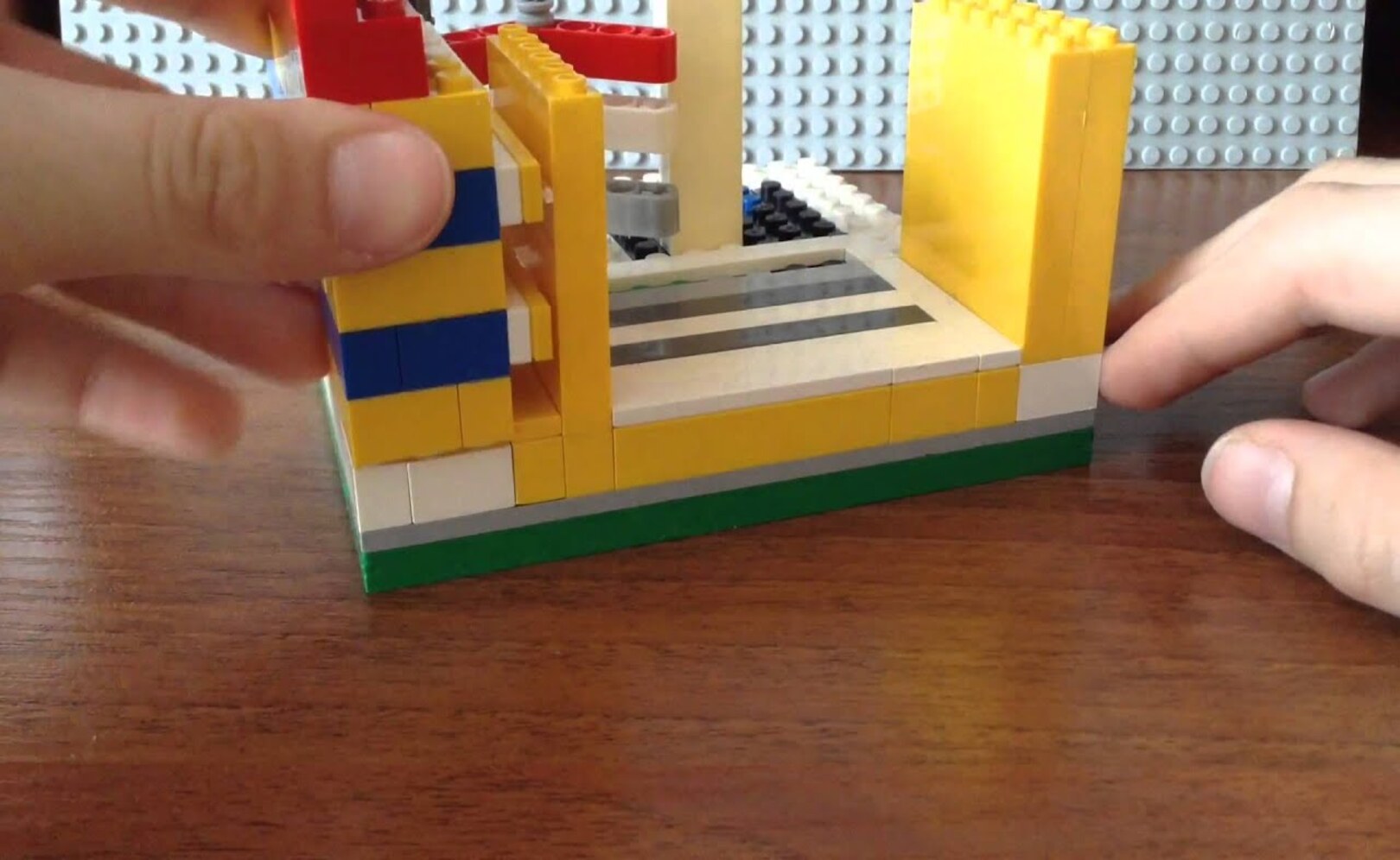 Конфетница из Lego V23