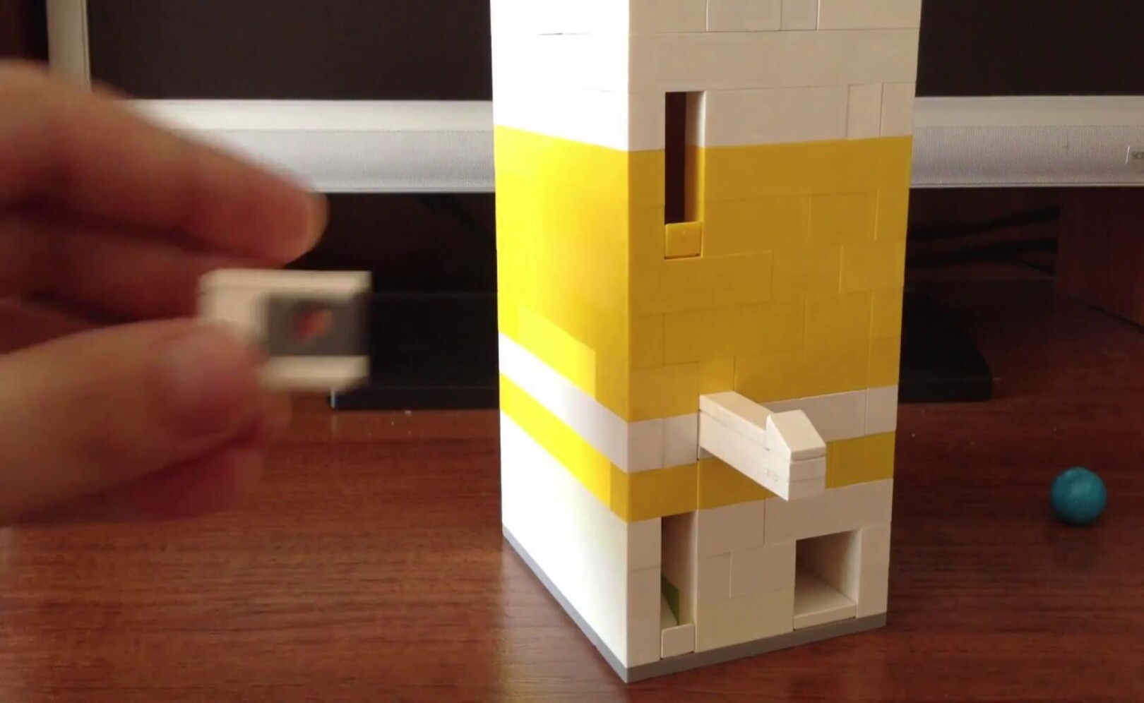 Конфетница из Lego V7