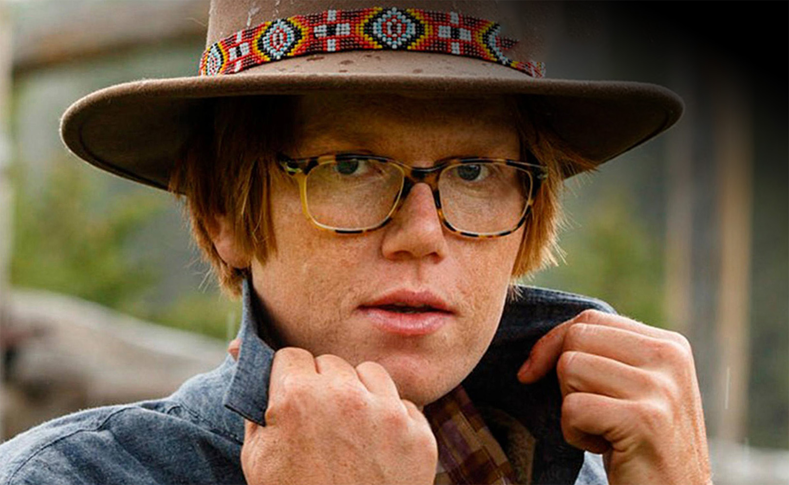 Brett Dennen.A Backyard Session with Brett Dennen