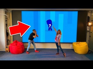 АНЯ ВПЕРВЫЕ ОТКРЫВАЕТ СУНДУКИ НА ГИГАНТСКОМ ПЛАНШЕТЕ! ЧТО ЖЕ ВЫБЬЕТ