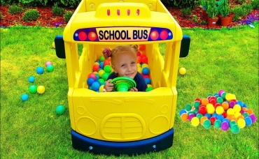 Wheels On The Bus Song (Pretend Play) Nursery Rhymes & Kids Songs & Baby Music