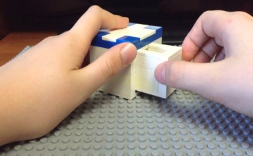 Диспенсер из Lego версия_ 23 февраля