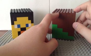 Конфетница из Lego V8