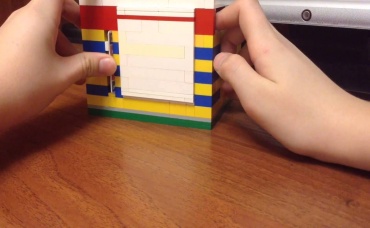 Как сделать диспенсер из Lego V9
