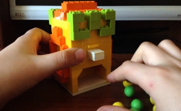Конфетница из Lego V14 (2 функции)
